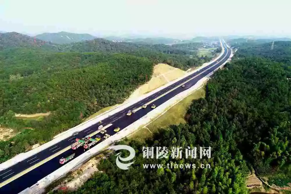 枞阳公路喜讯连连，畅通无阻新篇章