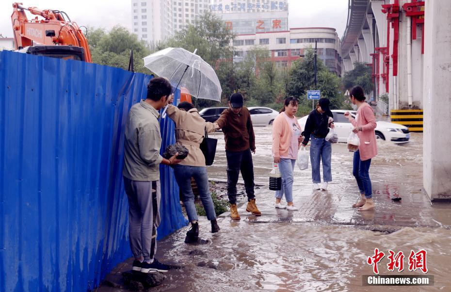 西宁暴雨实时资讯